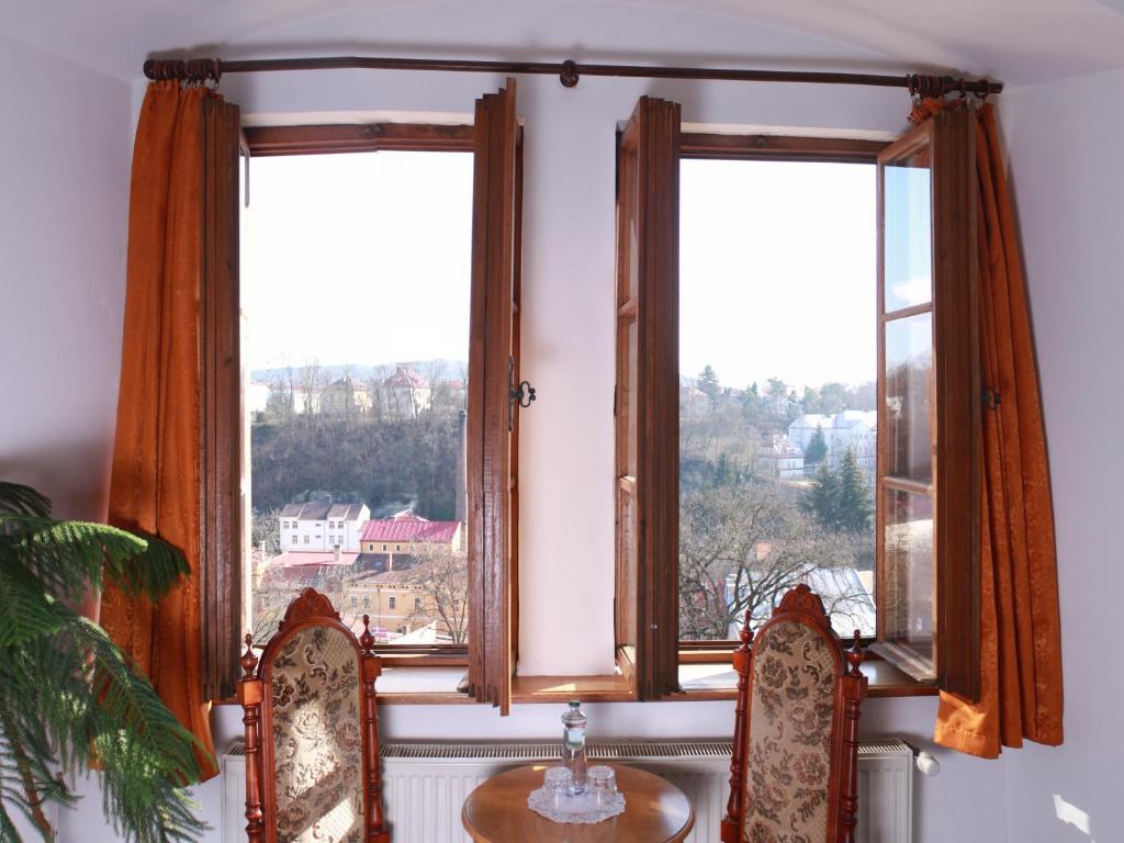 Hotel Zlaty Kohout Млада-Болеслав Екстер'єр фото