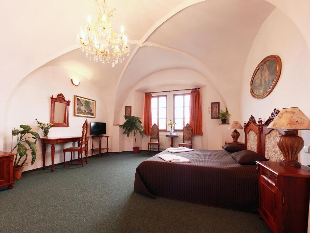 Hotel Zlaty Kohout Млада-Болеслав Екстер'єр фото
