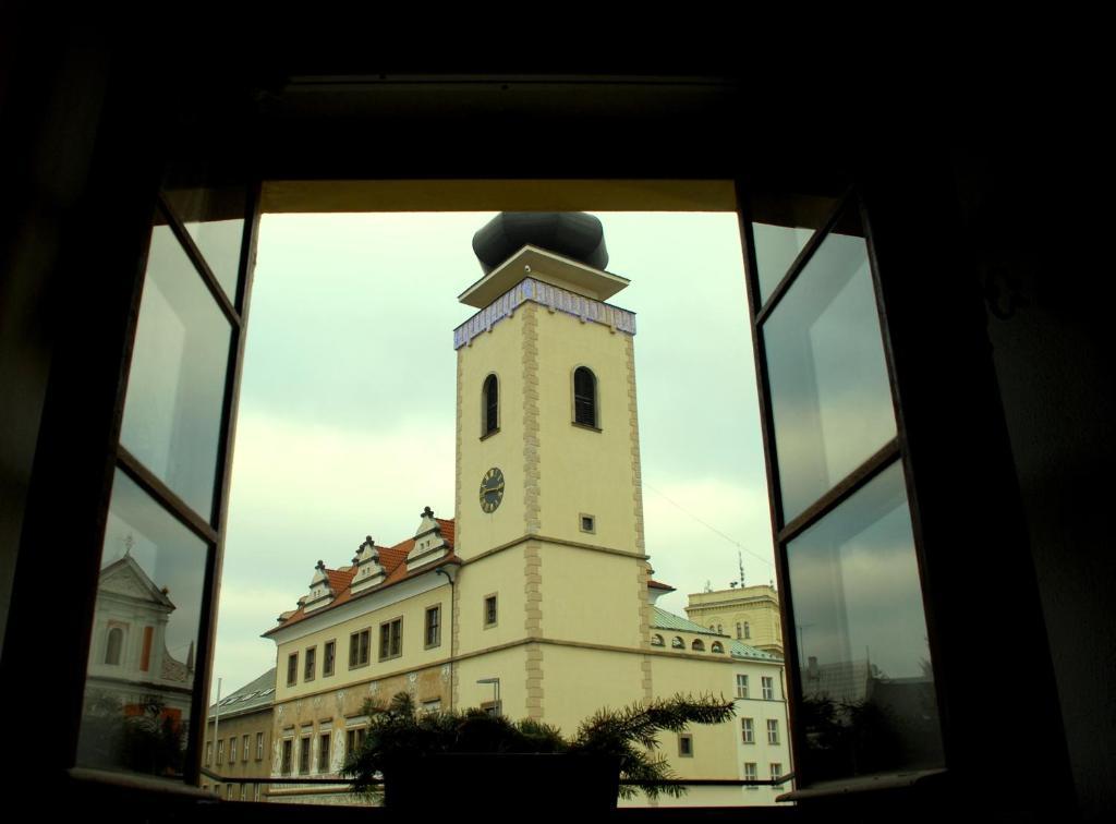 Hotel Zlaty Kohout Млада-Болеслав Екстер'єр фото